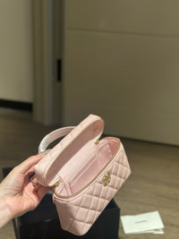 CC 26c Vanity Bag